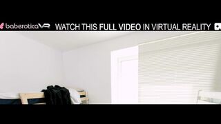 Solo sexy model Nicole2 enjoys a passionate orgasm in VR.