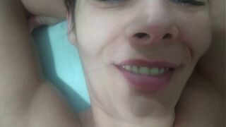 Mature woman putting on a show with the young man, she really likes to fuck