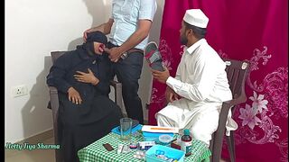 Muslim women fucked by the doctor in front of her husband because she could not get pregnant (Threesome Sex)